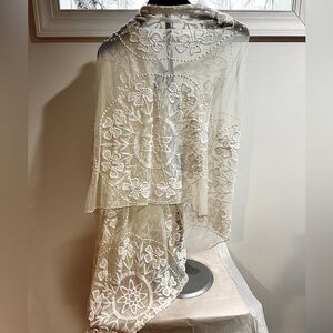 Torrid Bohemian Lace Shawl Duster Shawl Kimono Wrap Cream Triangle Style OS